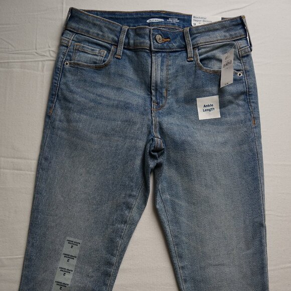 Women's Mid Rise Skinny Jeans, Light Wash, Size 2 - Picture 5 of 11
